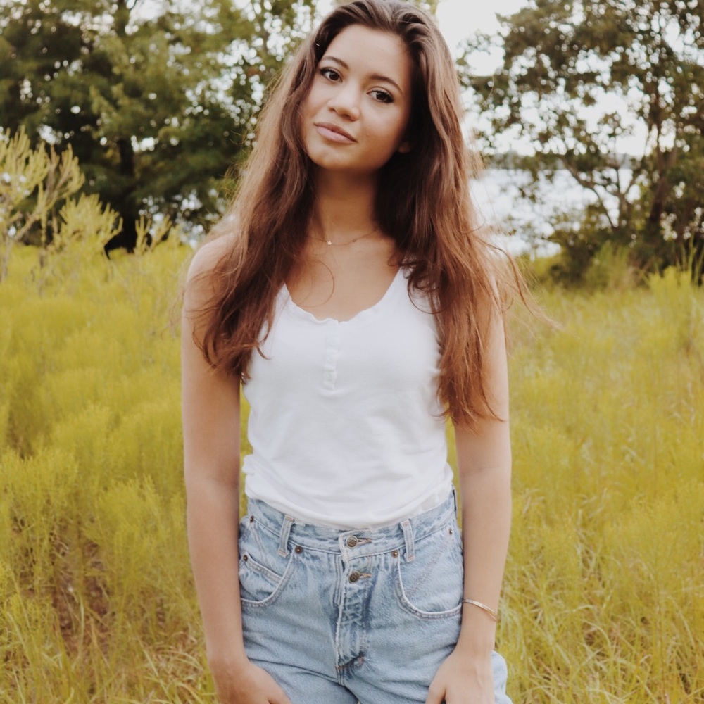 Meet your Posher, Claudia